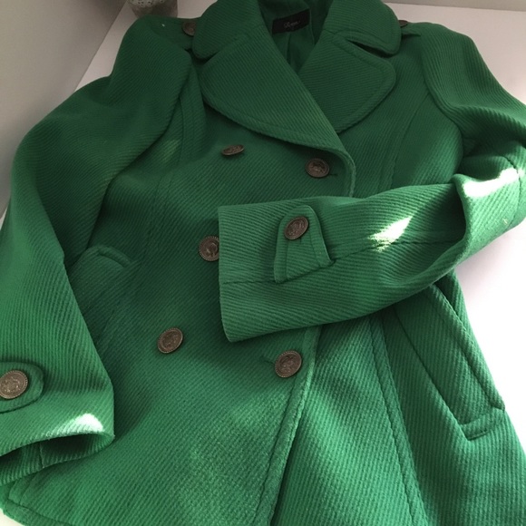 Lively Green Jacket - Picture 4 of 10